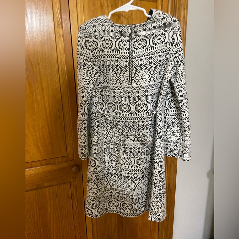 Black and white long sleeve dress